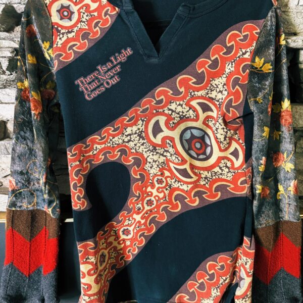 There is a light that Never Goes Out Mod Top Size M 1:1
